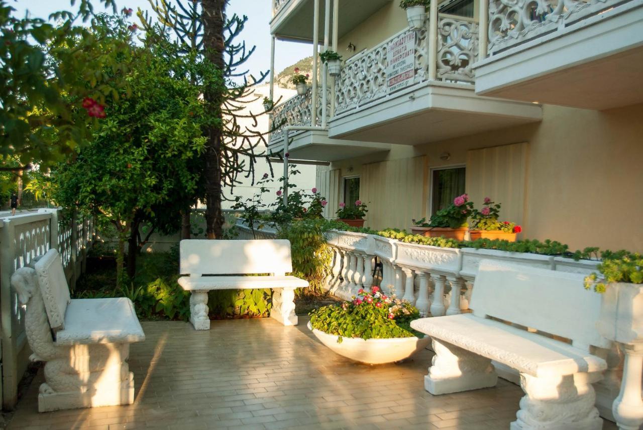 Ronzi Apartments กาเมนาวูร์ลา ภายนอก รูปภาพ
